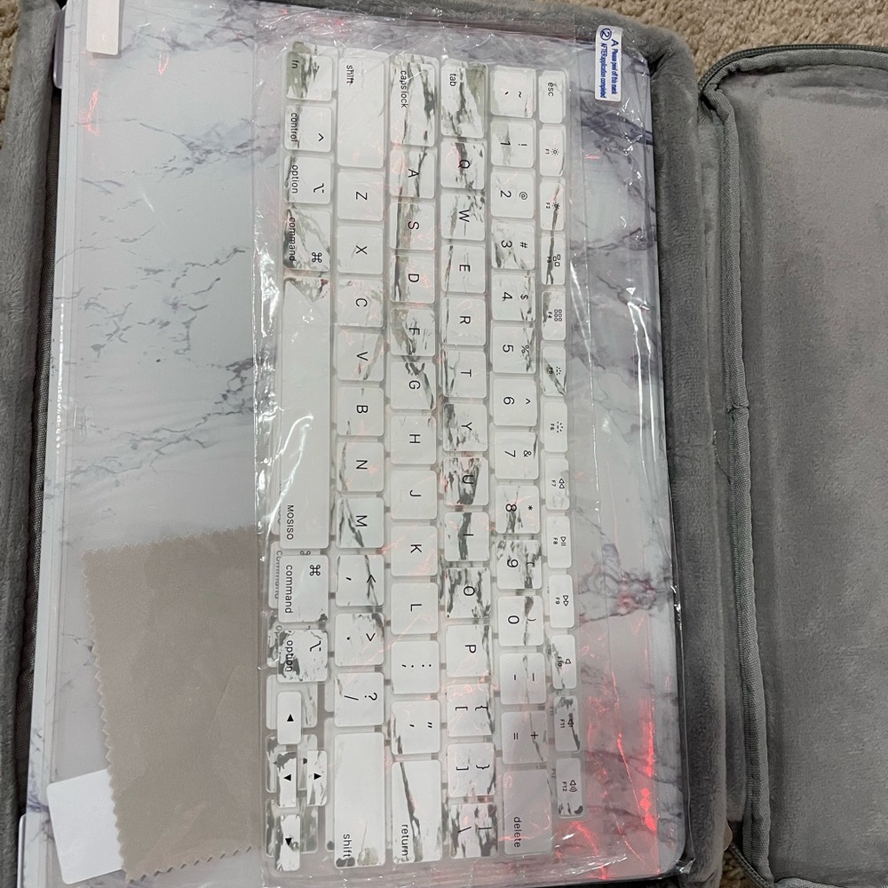 Computer cover - Picture 4 of 7